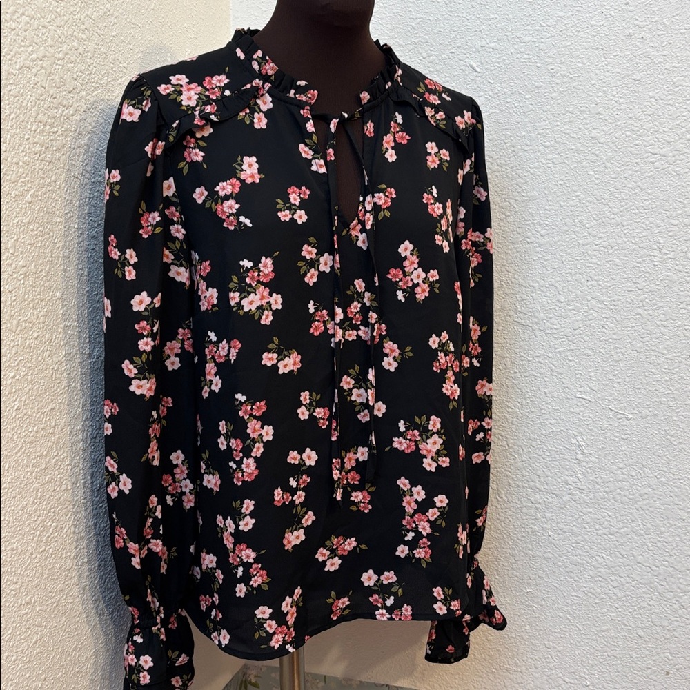 CeCe black and pink floral long ruffle sleeve blouse. Size M.